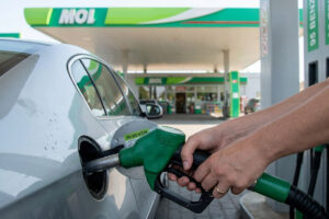 Nem változtak az üzemanyagárak: maradt a benzin és a gázolaj pénteki ára