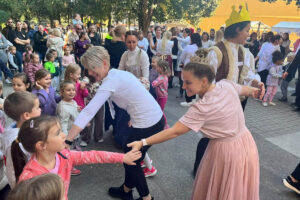 A népmese varázsával kovácsolódott össze a közösség a Makói Óvodában