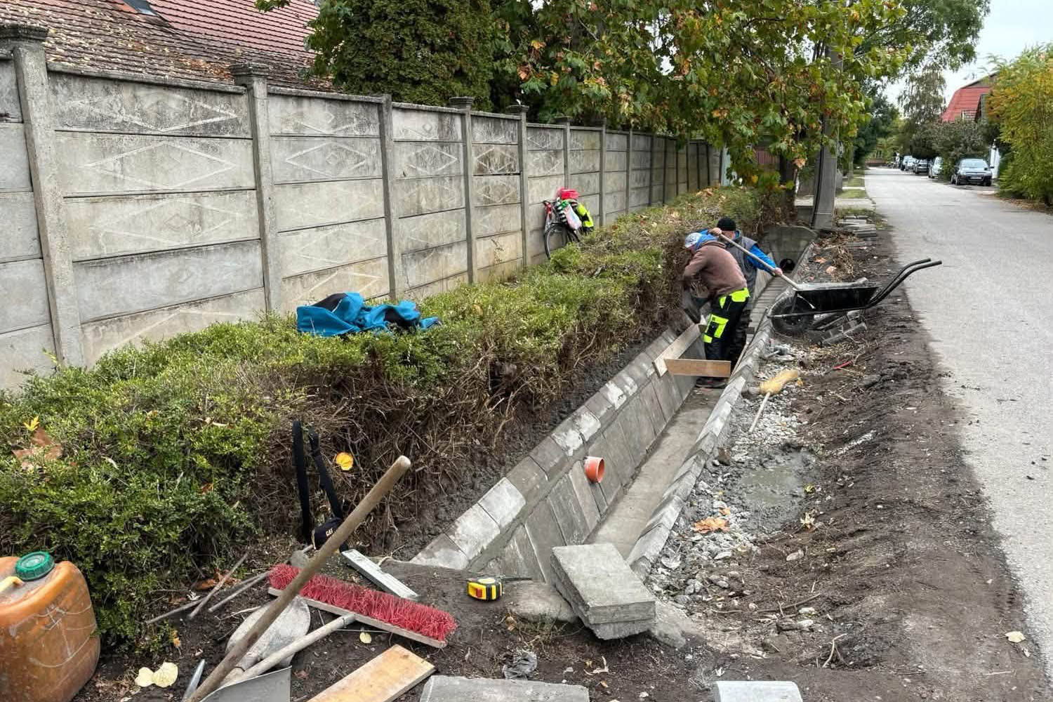 Helyreállítják a megsérült csapadékvíz-árkokat és téliesítik a parkokat Makón