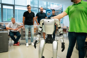 Csúcstechnológiás robotikai eszközökkel bővült a Szegedi Tudományegyetem Mérnöki Karának eszköztára