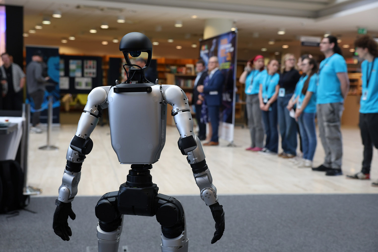 Robotok, űrtechnológia és látványos kísérletek – élményekkel telt a XV. Tudományfesztivál